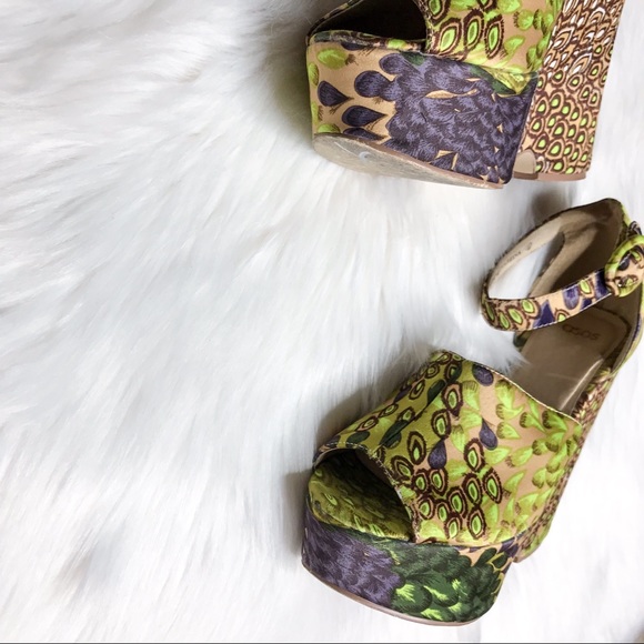 ASOS 'Hamilton' Peacock Print Wedge US 6 EUC - Picture 5 of 8